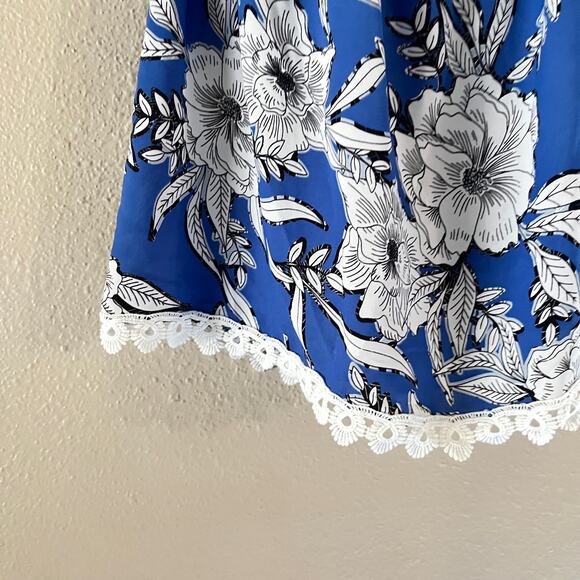 NEW Lovers + Friends Life's a beach floral top - Picture 5 of 11